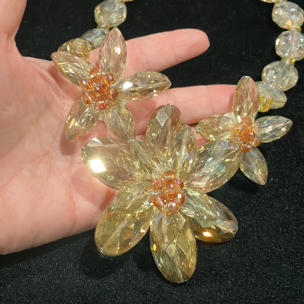 Beautiful Yellow Starburst Statement Necklace-G15 - image 4